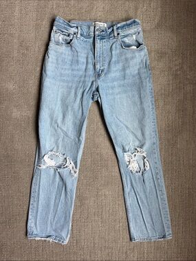 Abercrombie & Fitch the 90’s straight ultra high waist jeans.